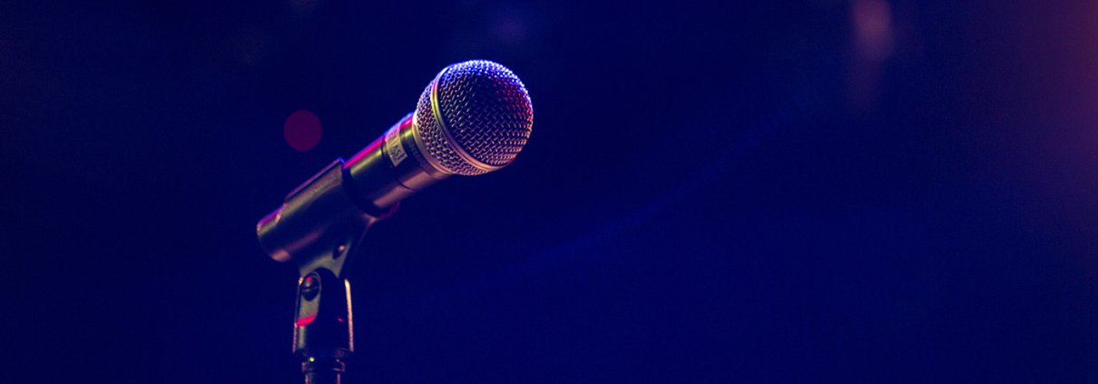 Mikrofon auf Bühne